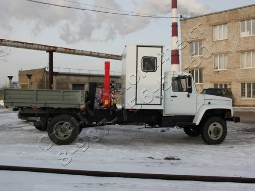 Бортовой ГАЗ 33086 (Земляк) с фургоном для перевозки людей и гидравлической КМУ Fassi F40